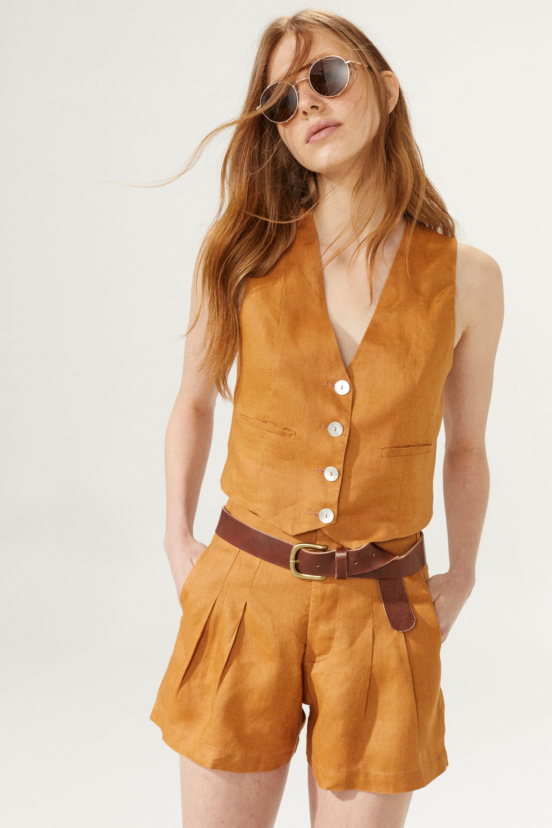 Frida Metallic Linen Shorts - Peach Fuzz