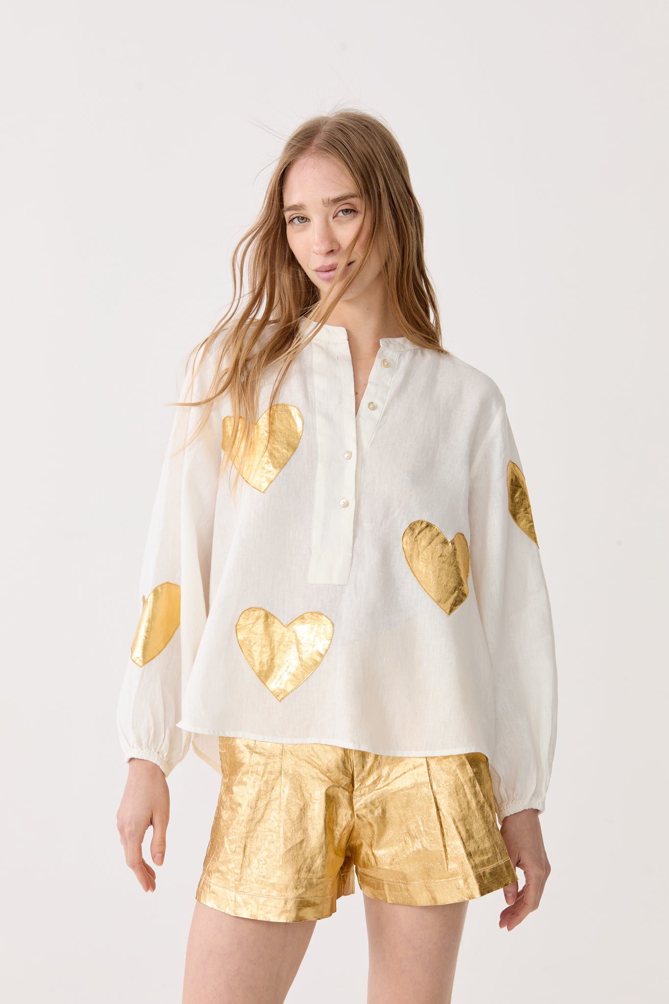 Cupid Linen Shirt - Off-White w/ Gold Hearts