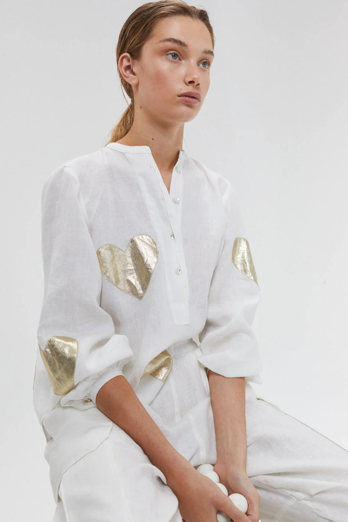 Cupid Linen Shirt - Off-White w/ Gold Hearts